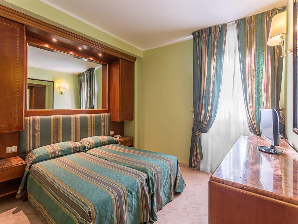 Raeli Hotel Siracusa Rome Exterior photo