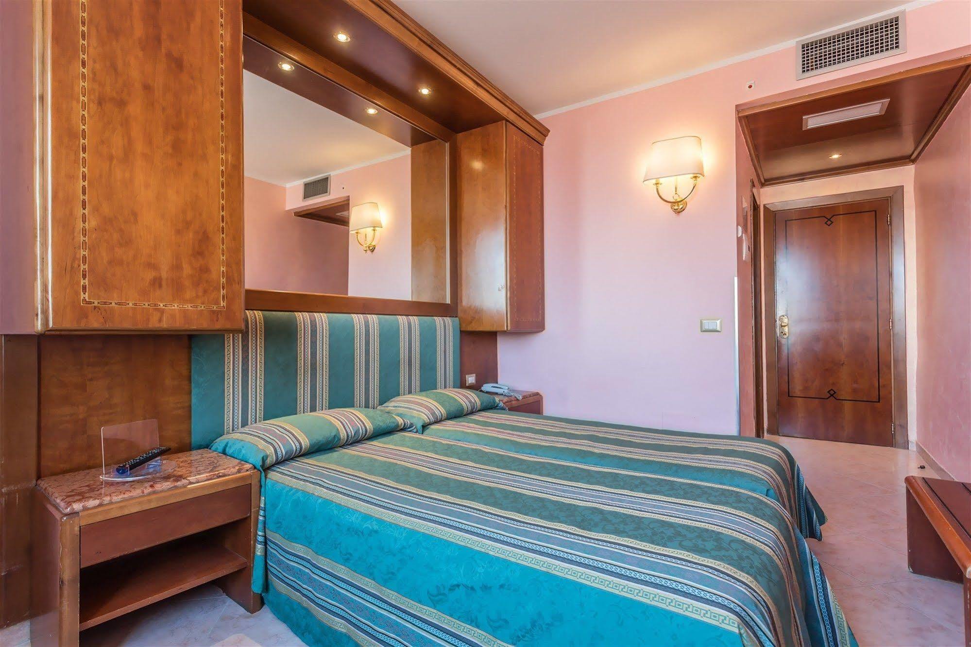 Raeli Hotel Siracusa Rome Exterior photo